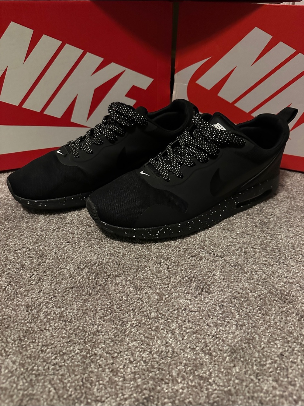 Nike Air Max Tavas SE ‘Oreo’ Triple Black/White (2015) Size 9.5 *Rare Colorway*